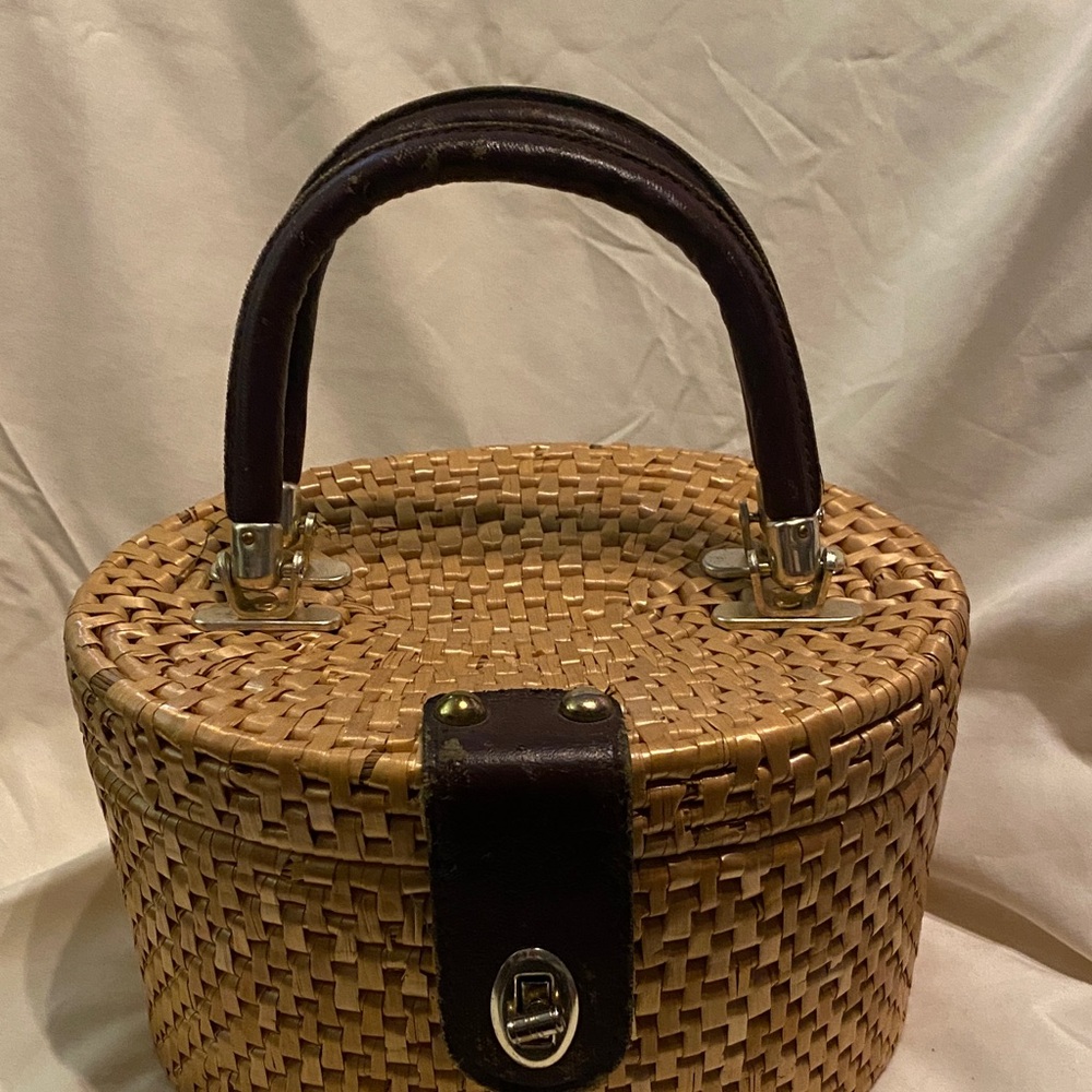 Chic Woven Mini Bag with Dark Brown Handle